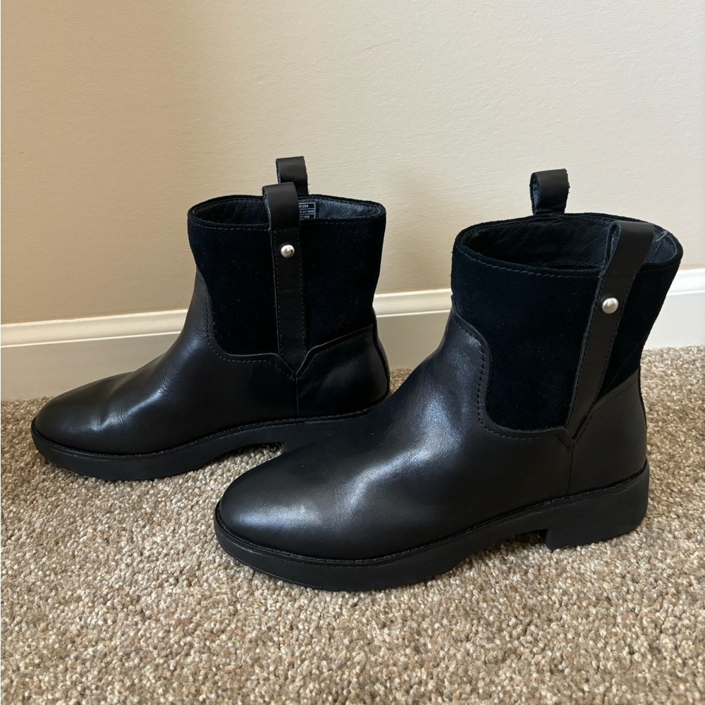 Fitflop Boots Black - Size 6 US